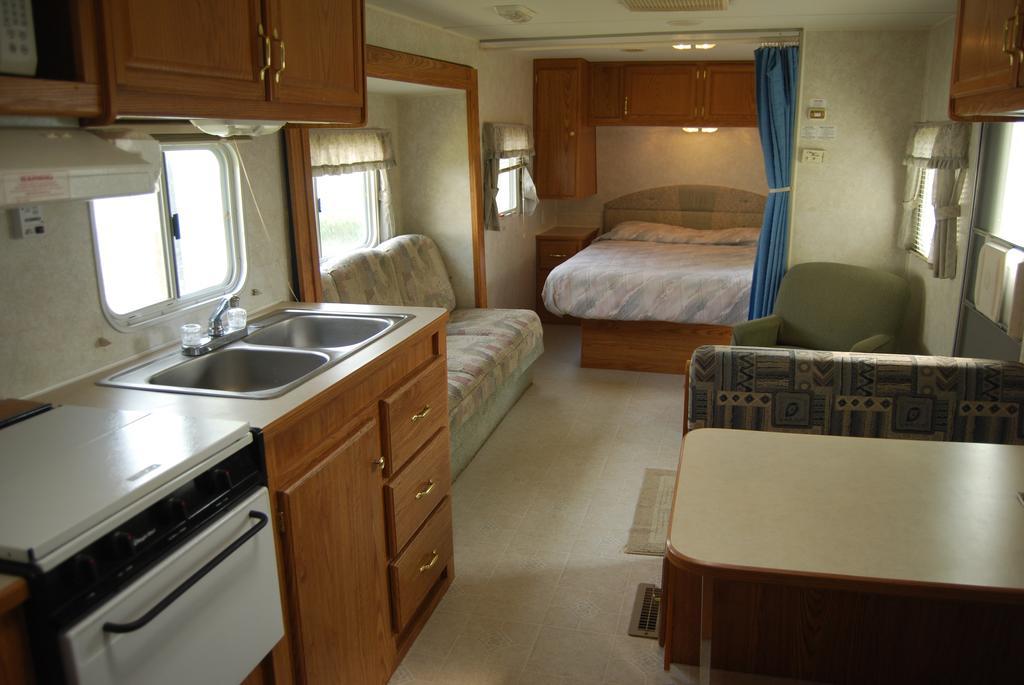 Trinidad Crescent Bar Camping Resort Studio Cabin 1 מראה חיצוני תמונה