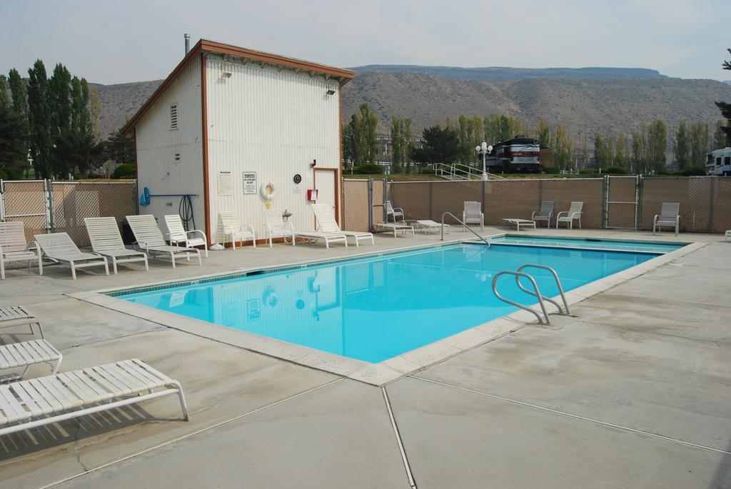 Trinidad Crescent Bar Camping Resort Studio Cabin 1 מראה חיצוני תמונה