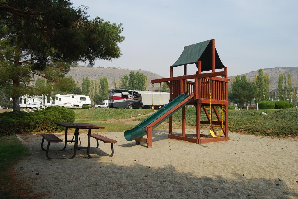 Trinidad Crescent Bar Camping Resort Studio Cabin 1 מראה חיצוני תמונה