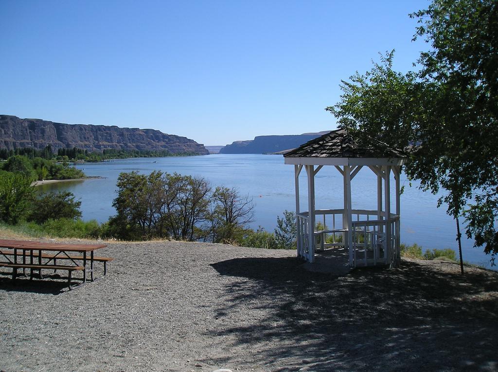 Trinidad Crescent Bar Camping Resort Studio Cabin 1 מראה חיצוני תמונה
